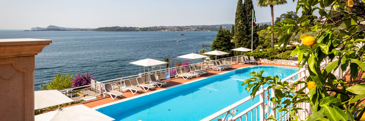 Hôtel avec piscine panoramique sur le lac de Garde